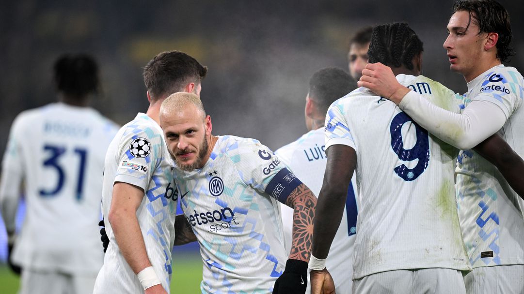 Интер надхитри Борусия с късни голове, но не избегна плейофите