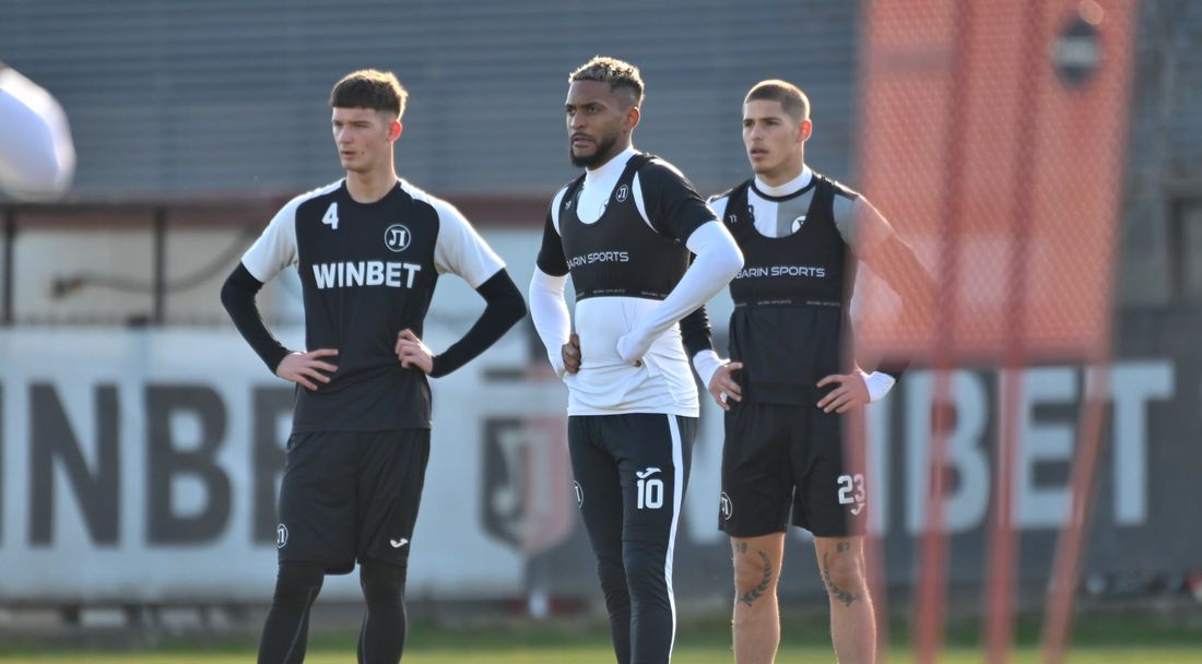 Синът на Кривия напусна лагера на Локомотив (Пд) с тежка контузия