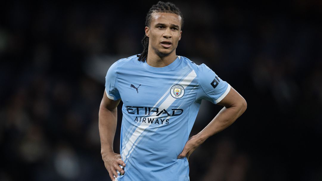 Милан ще направи късен опит за защитник на Манчестър Сити