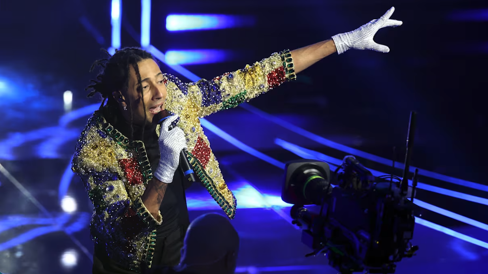 Включването на италианския рапър Гали сред изпълнителите на церемонията по