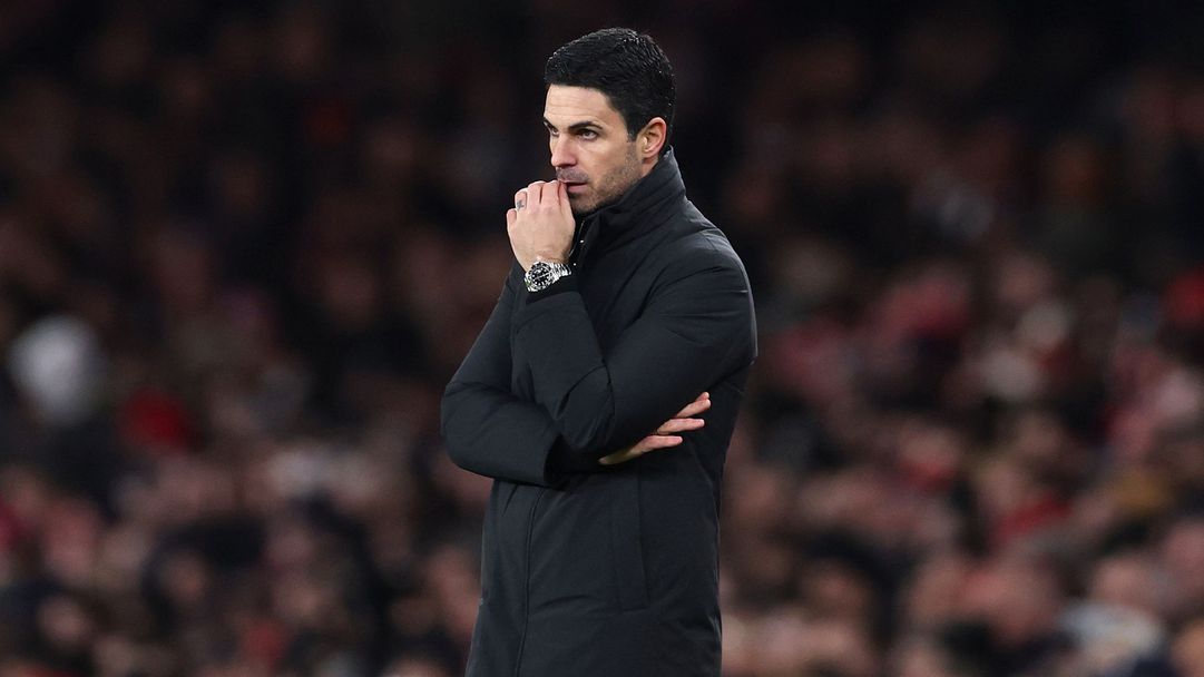 Арсенал спешно ще подсилва състава за битката за титлата