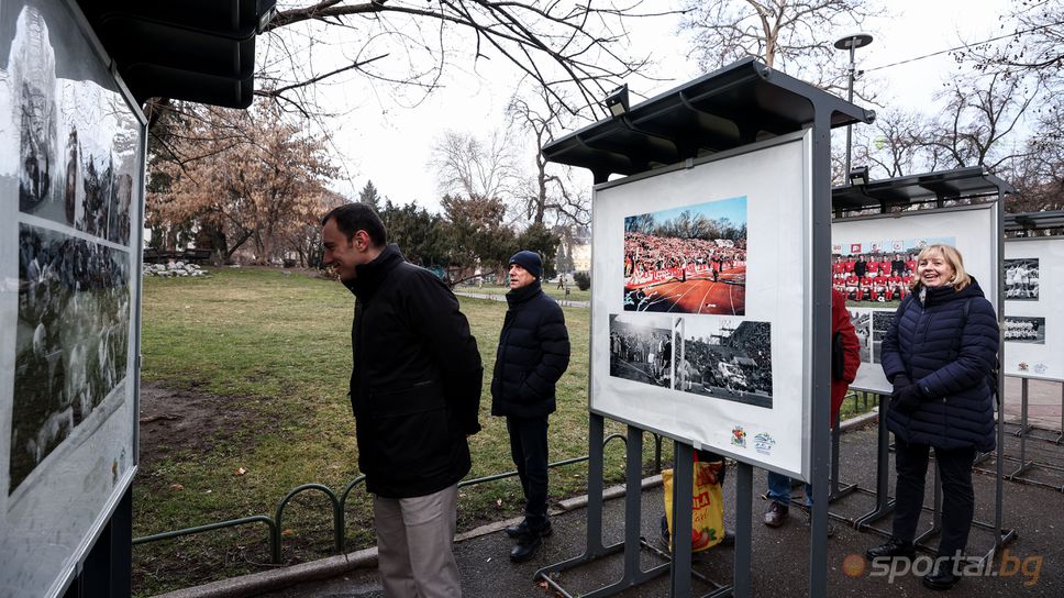 Стратегът: живот в кадри - откриха фотоизложба, посветена на Димитър Пенев