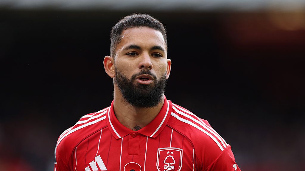 Дъглас Луис е преминал медицински прегледи преди трансфера в Астън Вила