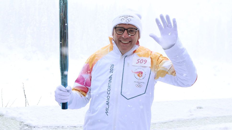 Шефът на Формула 1 стана факлоносец преди Олимпиадата в Милано – Кортина
