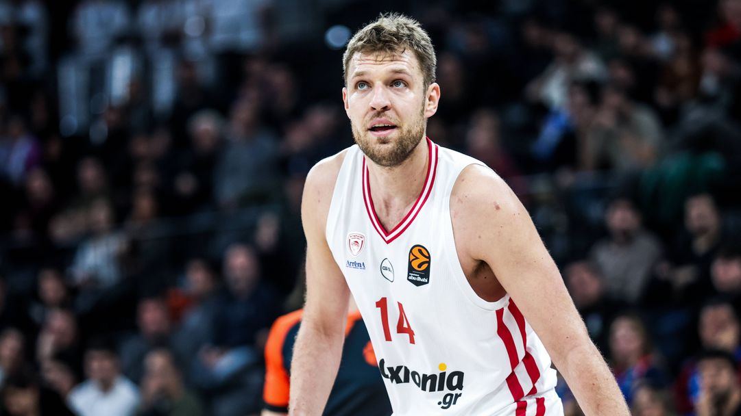 Барселона застава на пътя на Везенков и компания