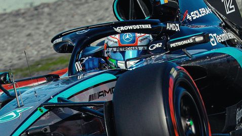 Кими Антонели затвърди доминацията на Мерцедес в третия ден в Барселона