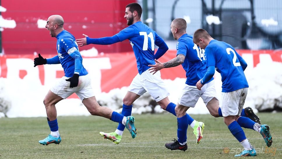 Спартак (Варна) остава на върха във Втора лига след успех с 3:0 срещу Марица