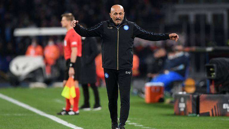 Старши треньорът на Лучано Спалети отговори на критиците на отбора