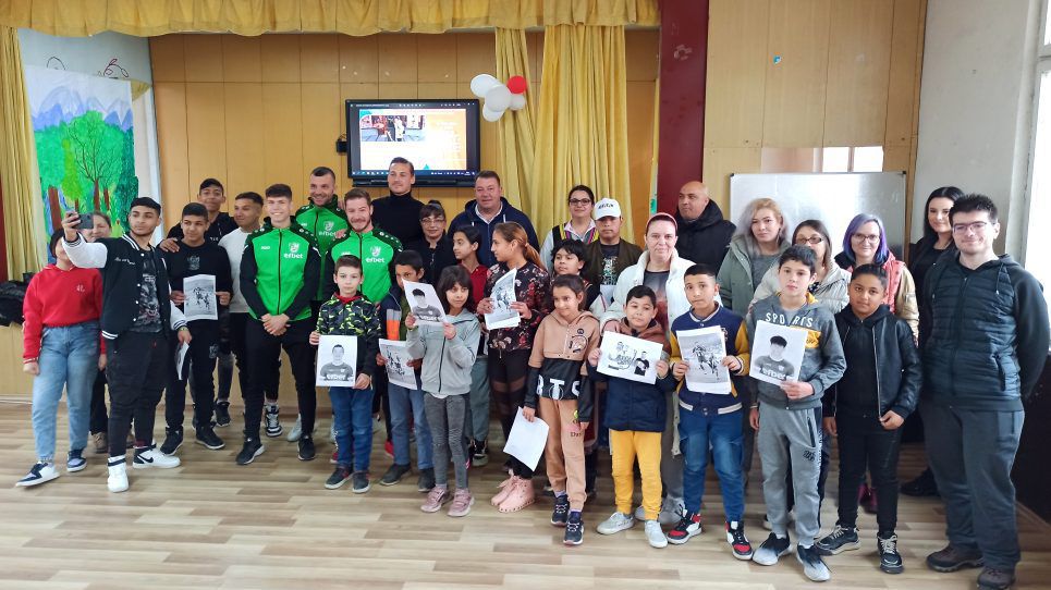 Берое посети училище в Калояновец с благотворителна цел