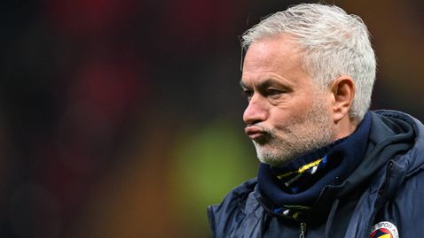 Моуриньо контраатакува Галатасарай - нещата отиват на съд