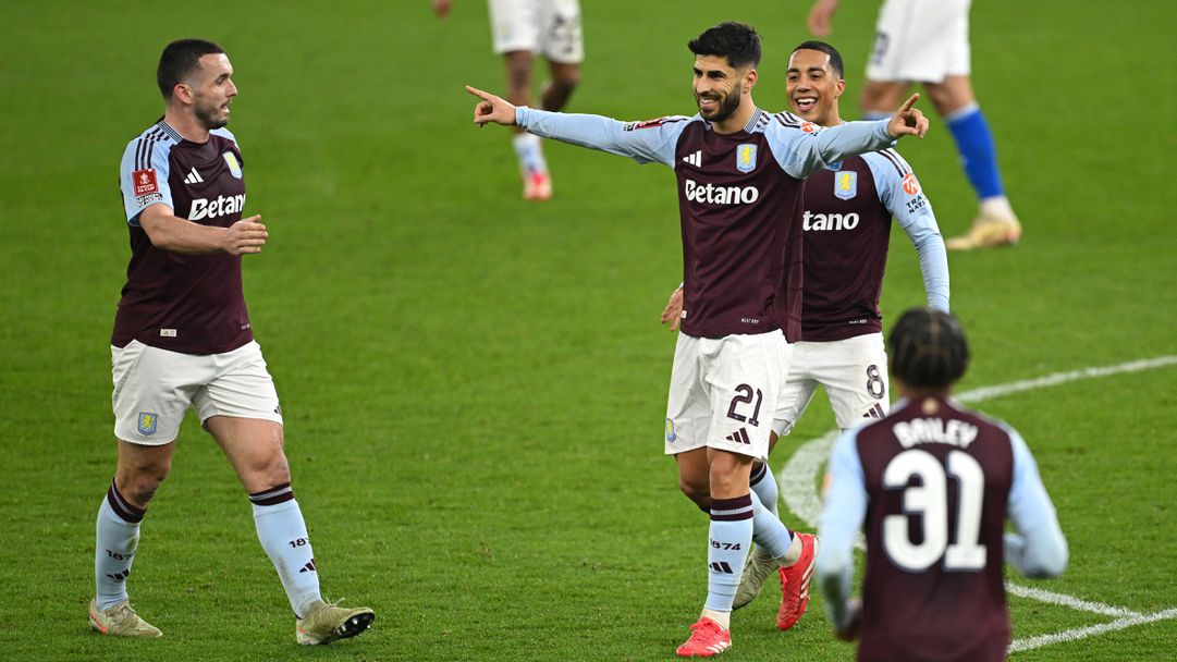 Два гола на Асенсио пратиха Астън Вила на четвъртфинал в ФА Къп