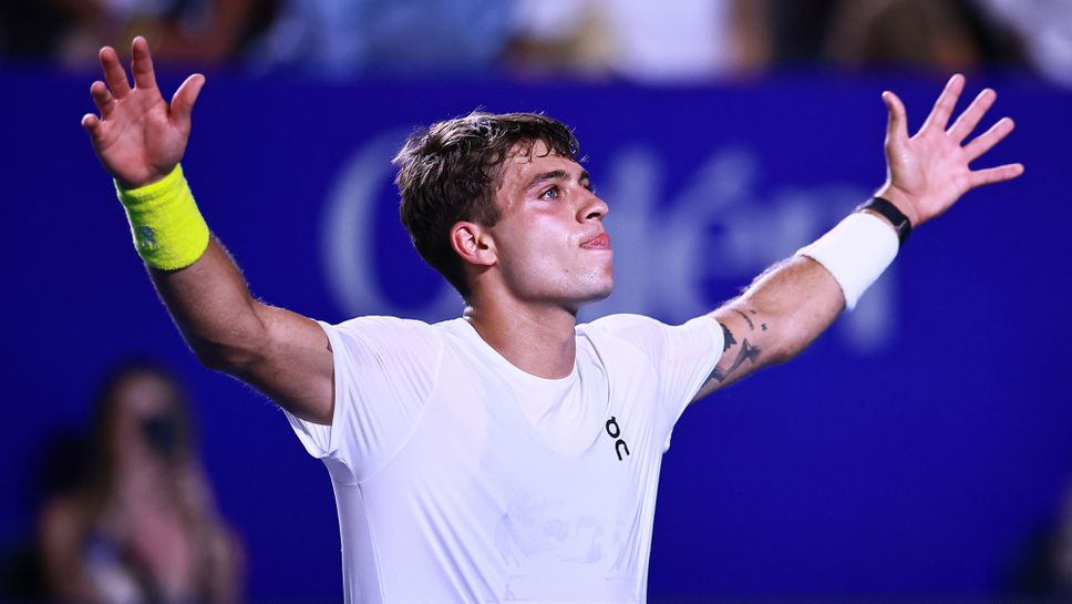 Коболи срещу Тиафо в битка за трофея в Акапулко