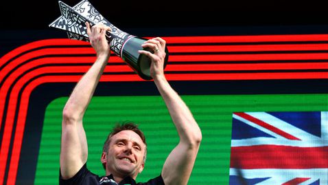 И бившият дизайнер на Ред Бул отива при Ейдриън Нюи?