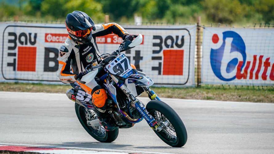 Майкъл Иванов възобновява състезателната си кариера