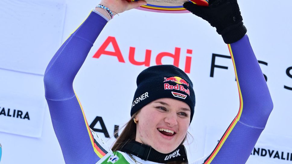 Ема Айхер ликува в супергигантския слалом в Солдеу