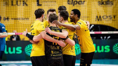 Силен Алекс Грозданов с 14 точки, Богданка с измъчен обрат и победа в Полша