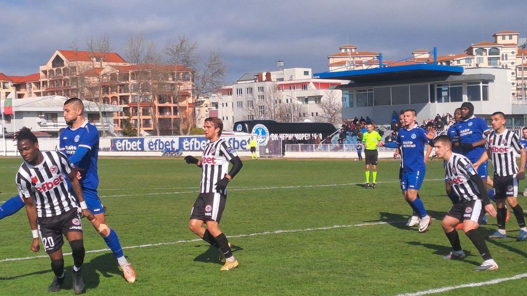 Без голове в Несебър