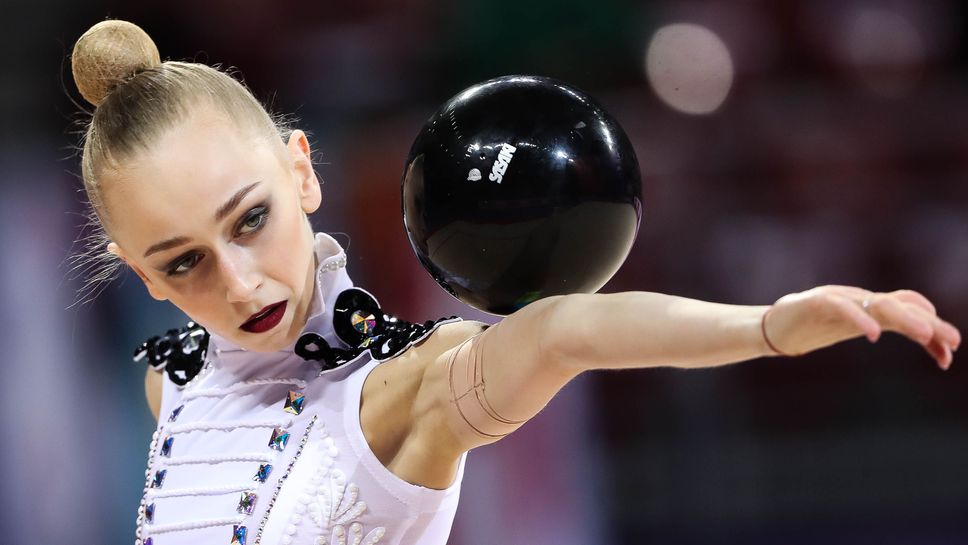 Световна купа по художествена гимнастика - финал топка