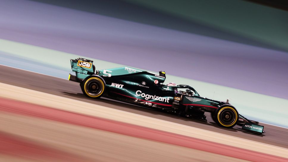 Себастиан Фетел ще стартира Гран При на Бахрейн от последната позиция
