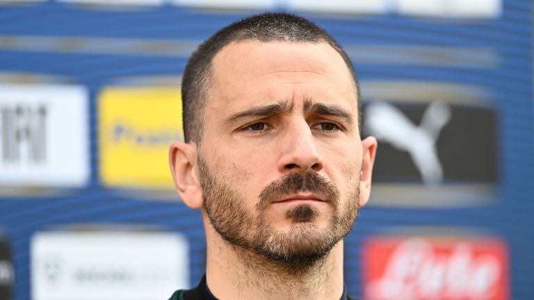  Бонучи не възнамерява да стопира с националния тим на Италия 