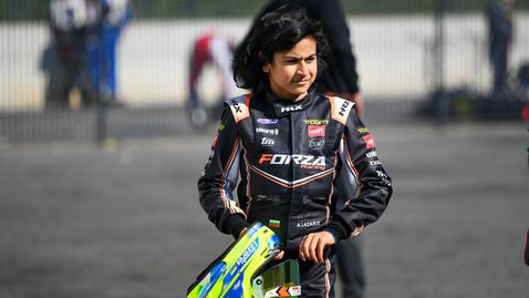  Алекс Лазарус дебютира в „ Шампиони на бъдещето “ 