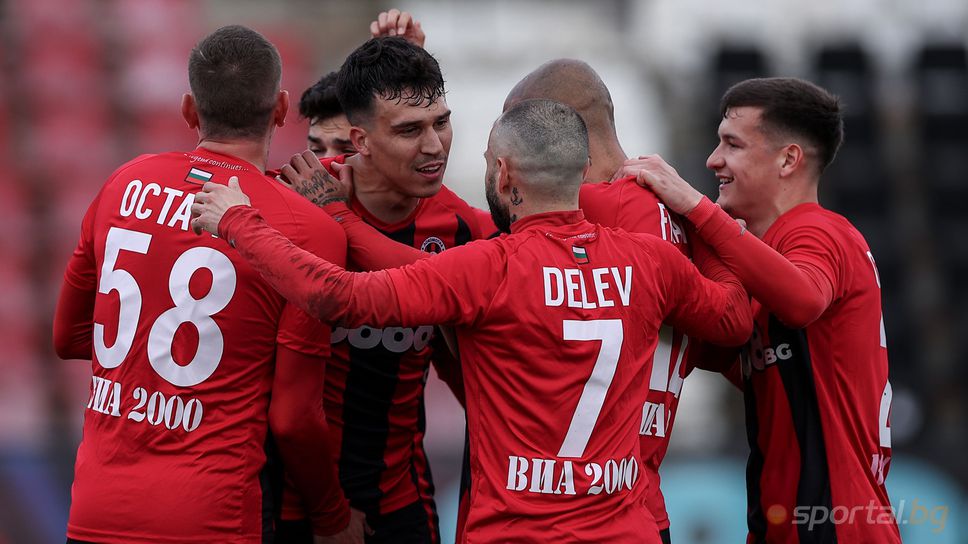 Локомотив (Сф) без Аралица и срещу Добруджа