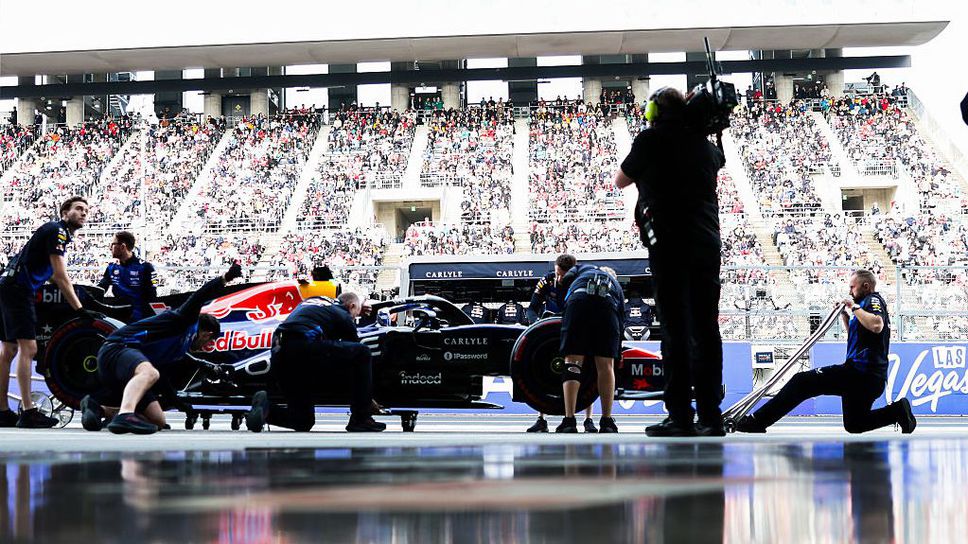 Какви са проблемите на Ред Бул и защо изостава Верстапен?