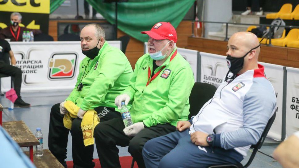 Ангел Ангелов със суперлативи за националките