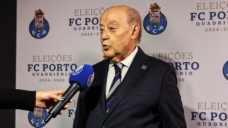 След 42 години и 67 трофея Пинто да Коща вече не е президент на Порто