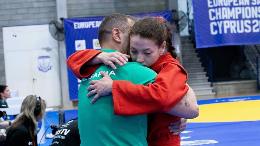 Таня Радулова и Димитър Стоянов спечелиха медали във втория ден на Световното по самбо