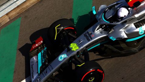 Мерцедес: Хамилтън няма да пропуска Ръсел напред