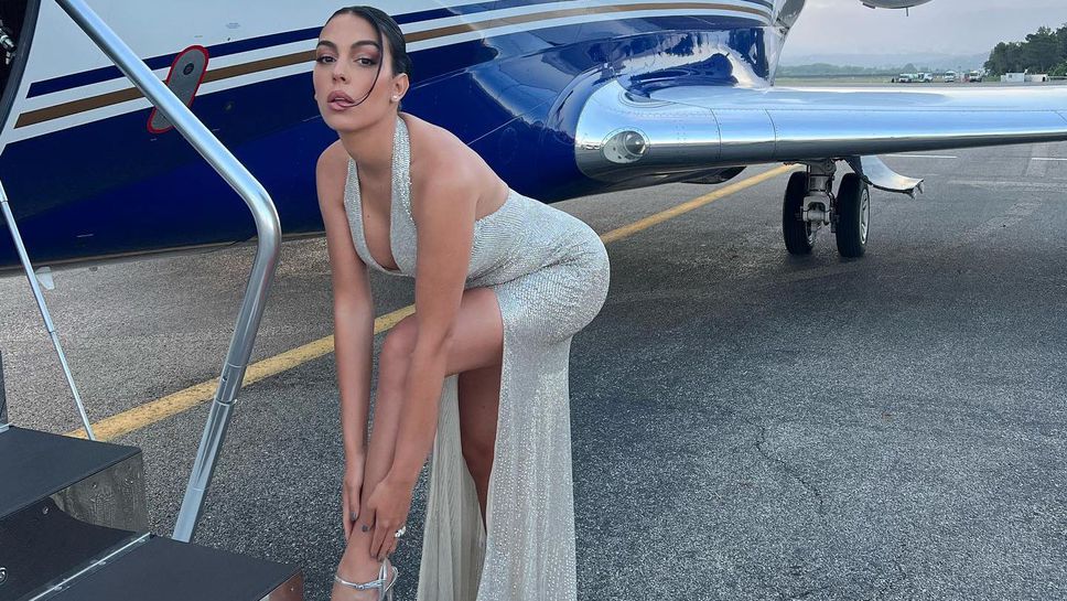 Джорджина демонстрира класа в Кан