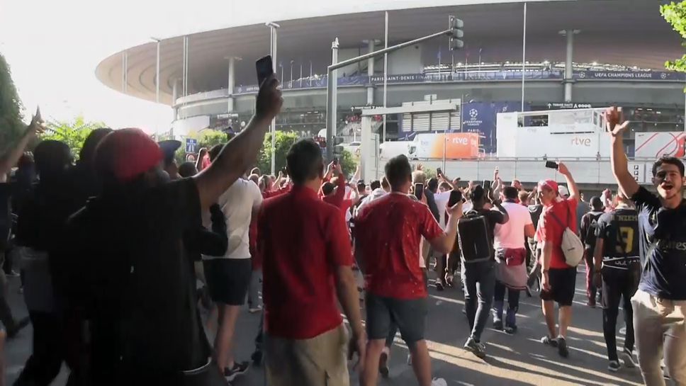 Невероятна атмосфера посрещна Реал (Мадрид) и Ливърпул при пристигането им на стадиона