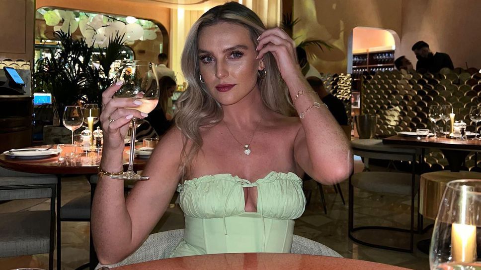 Футболна половинка в топ форма и след като стана майка