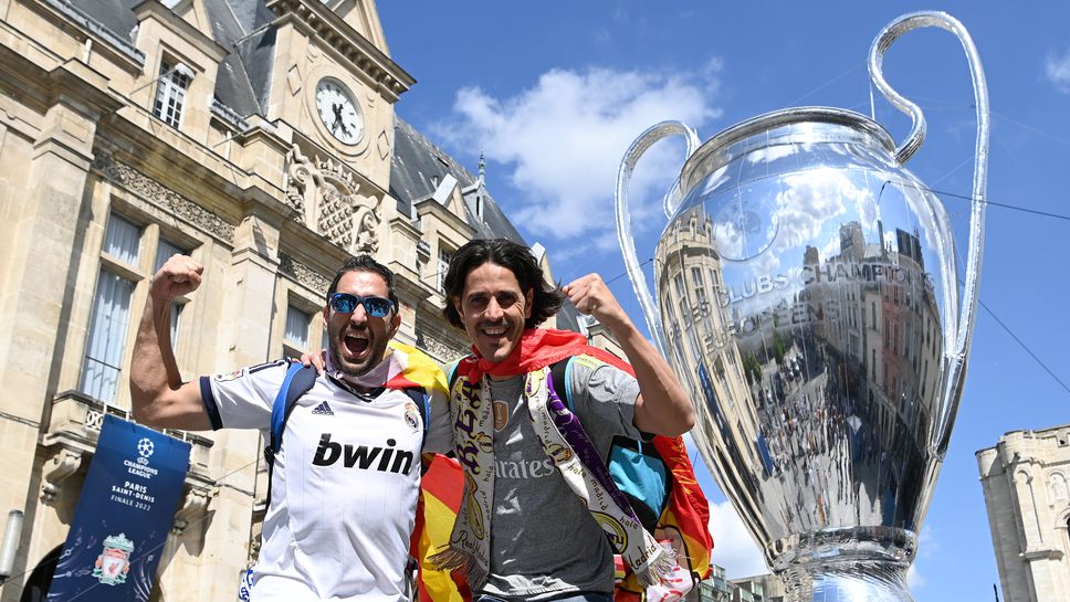 Феновете на Ливърпул и Реал Мадрид из Париж
