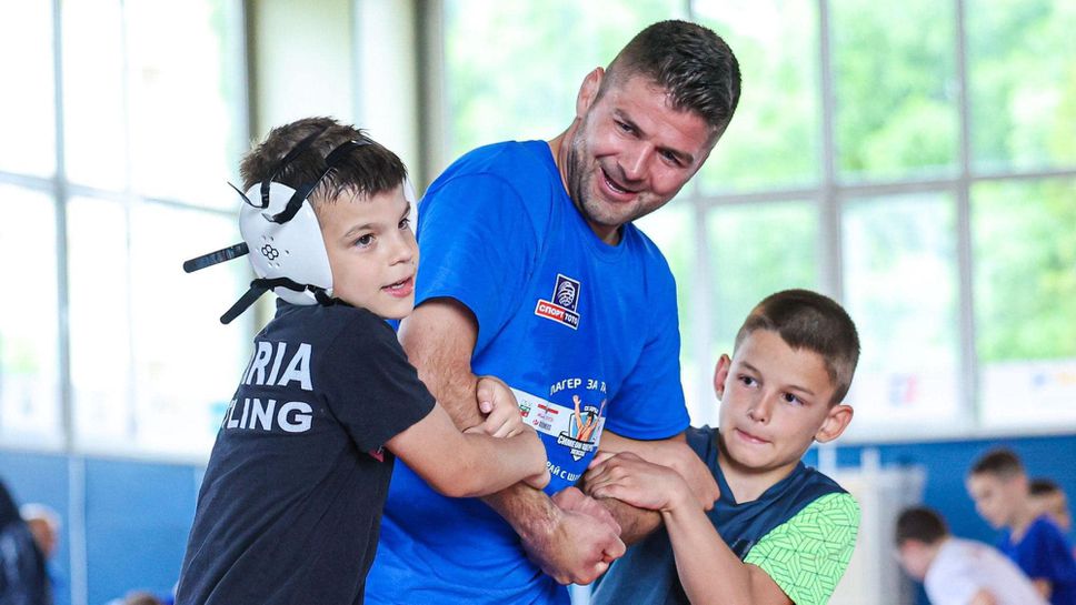 Бившият национал по борба в класически стил Румен Савчев влиза