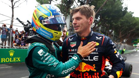  Алонсо залага на Верстапен в борбата за купата 