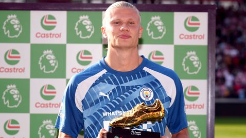  Холанд получи историческата 