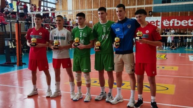 Индивидуални награди за момчета под 18 години