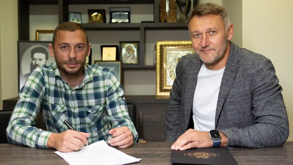 Лъчо Балтанов подписа новия си договор с Ботев (Пловдив)