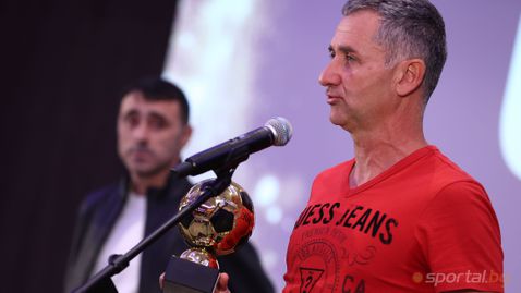  Георги Недевски завоюва премията за най-хубав треньор в Елитната група до 15 години 