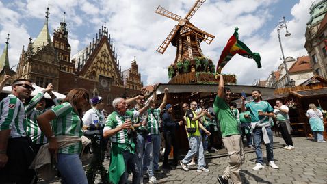  Фенове на Бетис и Челси провокираха вълнения във Вроцлав преди финала в Лигата на конференциите 