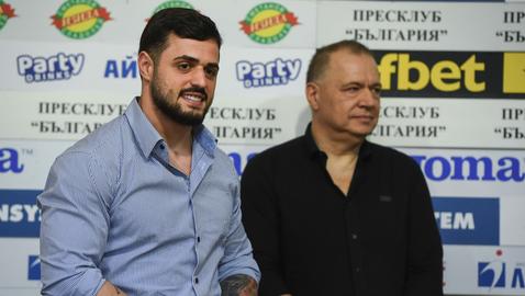 Карлос Насар получи наградата си за спортист на април и алармира: Все повече държави имат интерес към мен