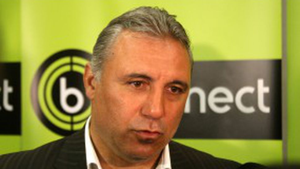 Стоичков се майтапи с Левски - праща Георги Миланов при "сините" на 40 години