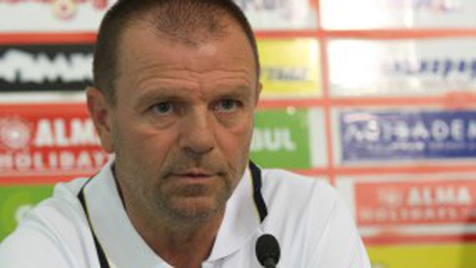 Изгонен от ЦСКА: Клубът страда заради Стойчо Младенов