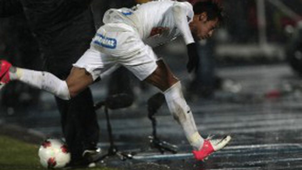 Неймар с комичен пропуск от дузпа (видео)