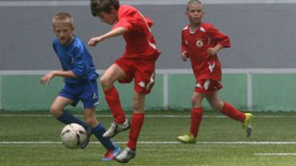 Обират юноши на ЦСКА на стадион "Академик"