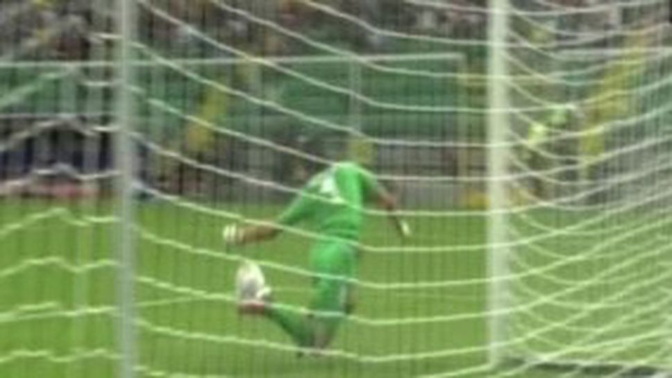 Вратарят на Каляри с уникално спасяване с пета (видео)