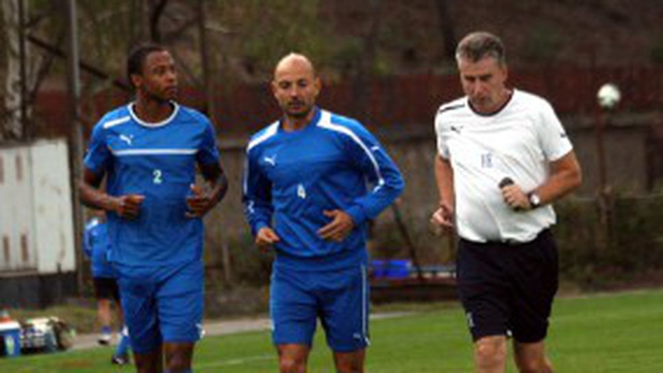 Двама в Левски на облекчен режим, Пинто все по-добре (видео)