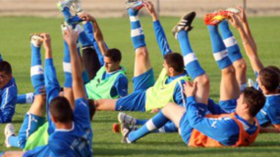 "Сините" с почти здрава защита срещу Локо (Сф)